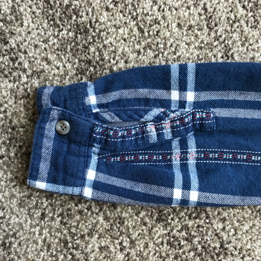 Urban Outfitters Flannel - Picture 3 of 5